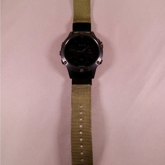 Garmin Fenix 5 Watch with Accessories - Picture 8 of 8